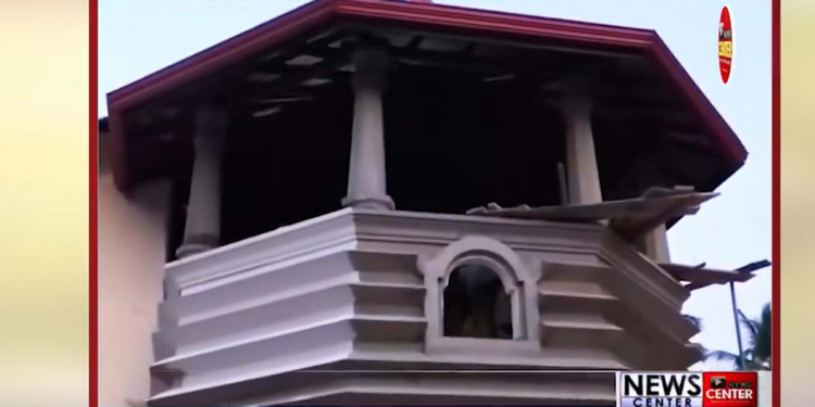 මහනායක හිමිවරු ජනාධිපතිට ලියුමක් ලිව්වා! ජනාධිපතිතුමාත් ඒ ගැන හොයන්න පොලිස්පතිට නියෝග කළා! ‌ඇත්තටම මොකද්ද මේ පොතුහැර හදනවා කියන හොර දළදා මාළිගාව? මෙන්න වීඩියෝව! මේක බලලම ඒ ගැන වටහා ගන්න! (VIDEO)