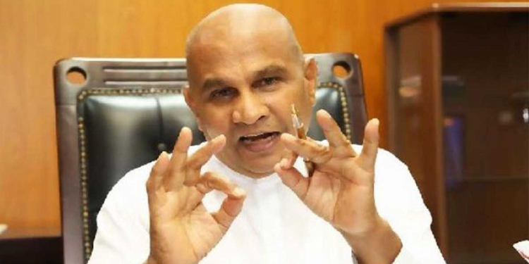 කිසිම දේශපාලඥයෙක්ට ගුණකථන නෑ! රෙජිනෝල්ඩ් ලියලා රෙජිනෝල්ඩ්ම කියපු සිංදුවක් අහගෙනම රෙජිනෝල්ඩ් අවසන් ගමන් යයි! VIDEO