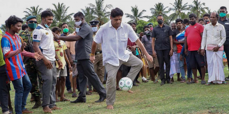 ජාත්‍යන්තර මොළයෙන් සහ මොළ හතාණෝගේ කනෙන් රිංගූ පුතාණෝ! (උපුල් ජෝශප් ප්‍රනාන්දුගේ ගුරුදා විග්‍රහය)