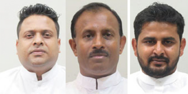 පාර්ලිමේන්තු මන්ත්රීවරුන් තුන්දෙනෙක් එක්ක ආපු 30ක කණ්ඩායමක් නුවරඑළියේ සෙන්පති මැදුරේ දාපු පාටියක් අතරතුරදී වෙඩි තියාගෙන! උණ්ඩ කොපුත් එක්ක පොලිසියට පැමිණිල්ලක් ඇවිත්! පාර්ලිමේන්තු මහලේකම්ටත් කියලා!