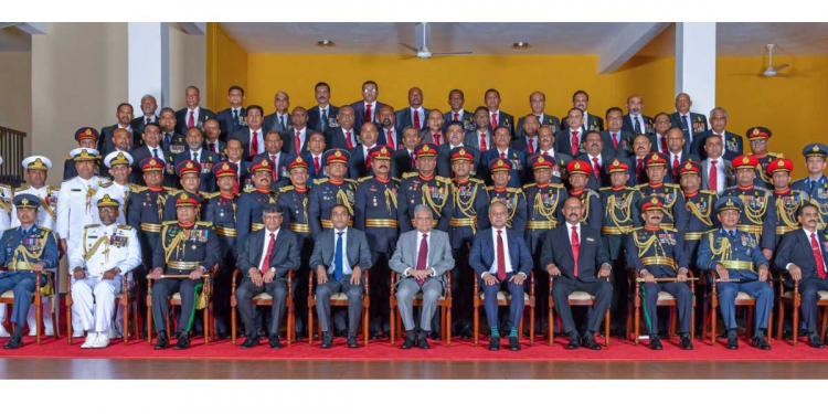ත්රිවිධ හමුදා ජ්යෙෂ්ඨ නිලධාරීන් 77 දෙනෙකුට ජනපති විශිෂ්ට සේවා විභූෂණ සම්මාන දෙයි!