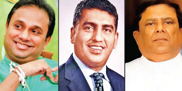 මයන්තව ආණ්ඩුවට ගන්න ජොන්ස්ටනුයි-වජිරයි තිරය පිටුපස ගහපු ගේම! මෙහෙයුම පටන්ගත්තේ රාජාසන කතාව තිබ්බ දවසේ!  කතානායකත් වැඩේට හවුල්ද? සජිත් යාපනයේ ඉඳන් කතා කරාම යන්නෙ නෑම කියයි! (රාජ්‍ය රහස්)