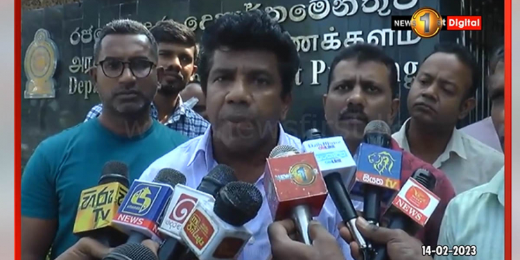 දැනටමත් ඡන්ද පත්‍රිකා ප්‍රින්ට් කරනවා! මුද්‍රණාලයාධිපතිනිය ‘නෑ’ කියද්දී මුද්‍රණ සේවකයෝ ‘කරනවා’ කියති! VIDEO