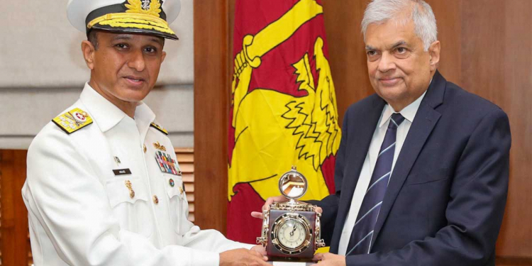 පාකිස්තාන නාවික හමුදාපති රනිල්ව හමුවෙයි!