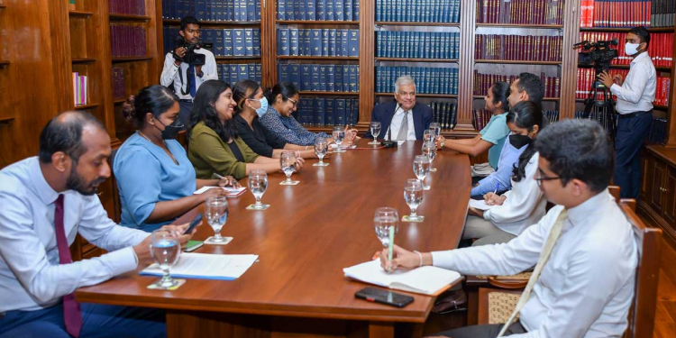රනිල් තරුණ කණ්ඩායමක් හමුවෙයි!