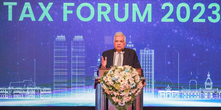 දැන් ගහන්නේ සාමාන්‍ය බද්දක් නෙමෙයි! ගලවා ගැනීමේ මෙහෙයුම් බද්දක්! බදු ගැන රනිල්‌ගේ අදහස මෙන්න!