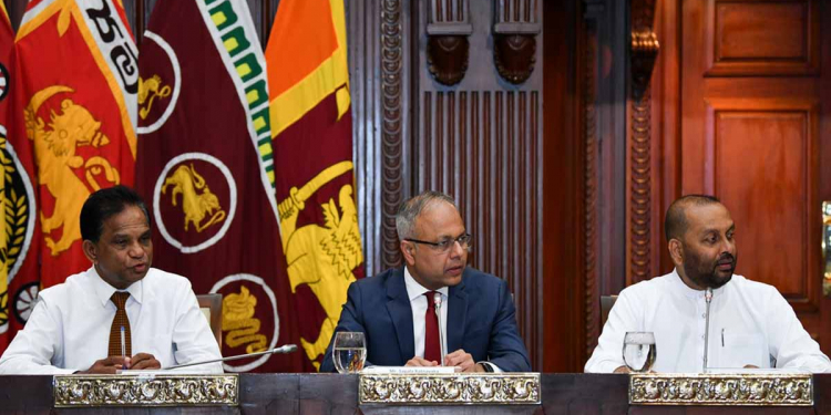 මඩ පොහොර ටික වෙලාවට ගොවියන්ට දෙන්න!