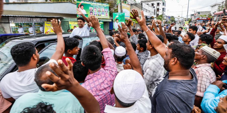 ආගම්වාදය ජාතිවාදය අවුස්සන නිවටයන් මේ පක්ෂයේ නෑ! සියලු සත්ත්වයෝ නිදුක් වෙත්වා.. නිරෝගි වෙත්වා.. සුවපත් වෙත්වා..! සජිත් මුස්ලිම් ජනතාව ඉන්න අක්කරෙයිපත්තුවට ගිහින් ධර්මයෙන් උත්තර දෙයි! VIDEO & PHOTOS