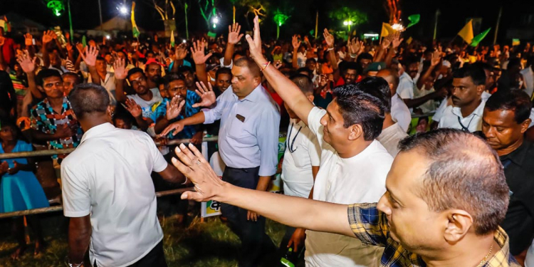 පාස්කු ප්‍රහාරයෙන් මහමොළකරුවන් අල්ලනවා කියලා ‌ගෝඨා බොරු කිව්වා! හැබැයි මම බොරු කියන්නේ නෑ! මගේ ළඟ ඩීල් නෑ! ප්‍රහාරයේ මහමොළකරුවන් අල්ලන්න දේශීය හා ජාත්‍යන්තර ස්වාධීන පරීක්ෂණයක්! සජිත් වෙන්නප්පුවේදී යළිත් රටට සහතික වෙයි! VIDEO & PHOTOS