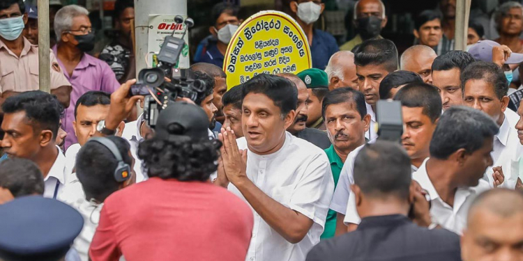 ආණ්ඩුව හදන්නේ ආර්ථිකය කුඩා කරලා රට ගොඩගන්න! ඒක හරියන්නේ නෑ! ඒකෙන් වෙන්නේ ජනතාව පිට තවත් බදු බර පැටවෙන එක! ආර්ථිකය ගොඩඅරන් ජනතාවට සහන දෙන හැටි සජිත් කැස්බෑවේදී කියයි! PHOTOS & VIDEO