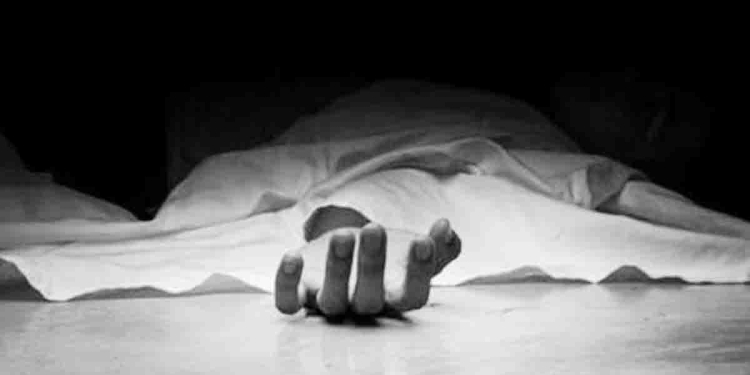 පාරෙ යන්නෙ පරිස්සමෙන්… දරුවො හාරසිය එකොළහක් මිය ගිහින්… අවුරුද්දකට මරණ දෙදහසකට වැඩියි… හැටකට වැඩිය ලං.ග.ම. ට බිලි… හයදහසකට වැඩි දෙනෙක්ට බරපතළයි…