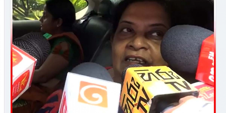මැතිවරණ කොමිසමේ සාකච්ඡාව අවසන්! මුද්‍රණාලයාධිපතිනිය එළියට ඇවිත් කියපු කතාව මෙන්න! VIDEO