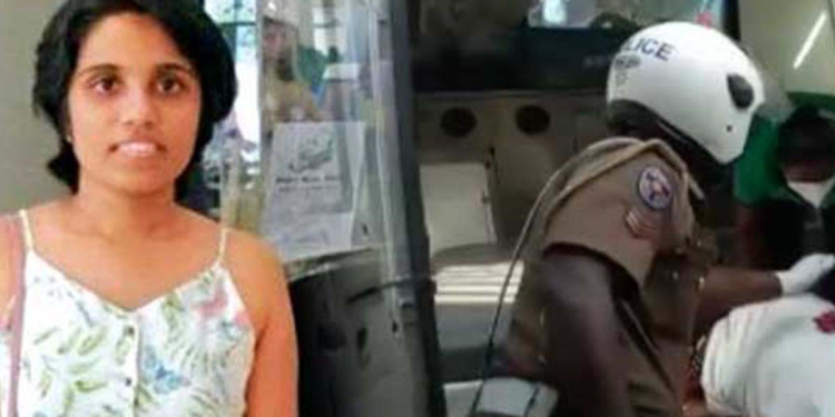 බෝක්කුව උඩ ‘ඩැනී බේබි’ හිටියා! අපිව දැකලා ඉස්සරහට ආවා. ළඟටම ඇවිල්ල එකපාරටම ඉනේ තිබ්බ පිහියක් අරගෙන දුවගෙ බෙල්ලට ඇන්නා! පස්සේ මුහුණටයි හැම තැනටම අනින්න ගත්තා! මම ඒක නවත්වන්න හදනකොට මටත් අනින්න හැදුවා! දුව ලේ පෙරාගෙන බිම වැටුනා! ‘ඩැනී බේබි’ බිම වැටිලා හිටපු දුවගේ බෙල්ල, ඔළුව එහාට මෙහාට තල්ලු කර කර කැපුවා! කෘෂි නිලධාරිනිය ඝාතනයේ ඇසින් දුටු සාක්ෂිය!