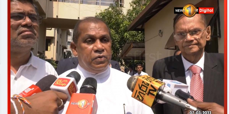 විපක්ෂයම ගිහින් අද මැතිවරණ කොමිසම හමුවී ඡන්දය ගැන කතා කරයි! මද්දුමබණ්ඩාර-ජී.එල්.-හකීම්-විජිත-රාසමාණික්කම්-මුජිබර් එළියට ඇවිත් කියපු දේ! VIDEO
