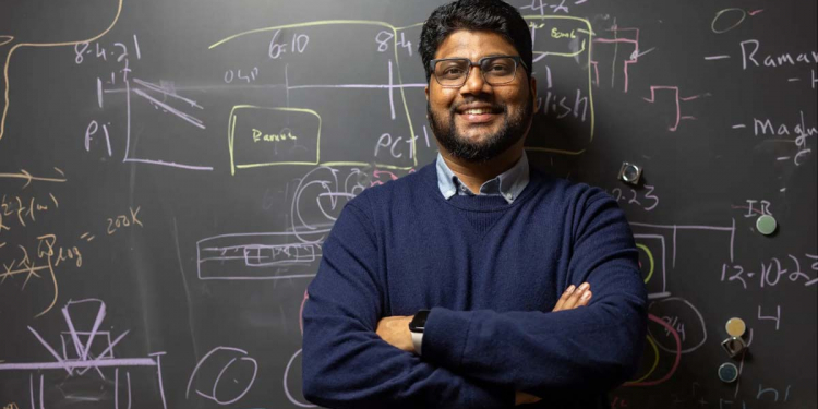 මහාචාර්ය රංග ඩයස් ලෝකෙම හොල්ලන විශිෂ්ට සොයාගැනීමක් කරයි! විදුලිය එක් තැනක සිට ශක්තියක් වැය නොකරම තවත් තැනකට ගෙන යා හැකි සුපිරි සන්නායක පදාර්ථයක් ‌නිර්මාණය කරයි! නම ‘රෙඩ්මැටර්’! කරන්න පුලුවන් වැඩ කන්දරාව මෙන්න!