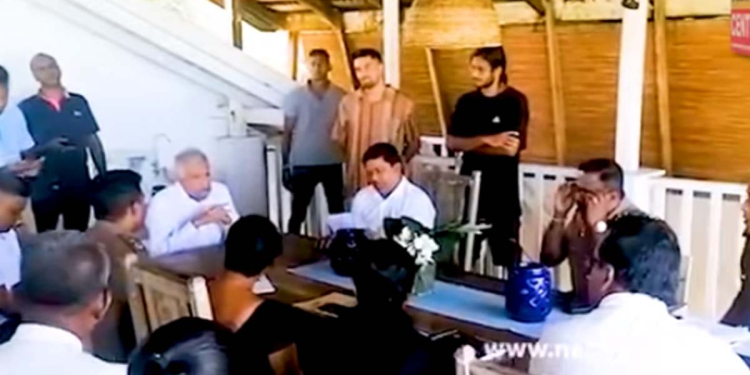 රනිල් හොරෙන්ම දකුණට යයි! වීඩියෝව එළියට එයි! VIDEO