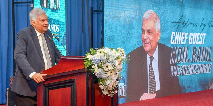 මම රට ගොඩ ගන්නෙත් රාජකීය ක්‍රිකට් කණ්ඩායමේ නායකයා මැච් එක දින්නා වගෙයි! ආර්ථික අර්බූදයෙන් රට ගොඩගන්න හැටි ජනාධිපති කියයි! PHOTOS & VIDEO