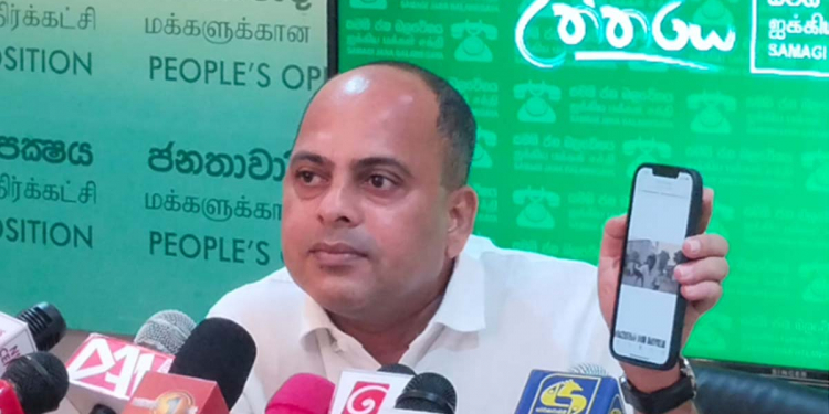 අලියාගෙන් අයින්‌ වෙලා දුරකතනය හදපු හැටි! සජිත්ව අපේක්ෂකයා කරපු හැටි! ගෝඨාභයට තිබ්බ බය නැති කරපු හැටි! මුලින්ම ජනාධිපති ලේකම් කාර්යාලය ඉස්සරහට ගිය හැටි! හරීන් කියපු කතාවලට මරික්කාර් වීඩියෝත් එළියට දමමින් උත්තර දෙයි! VIDEO