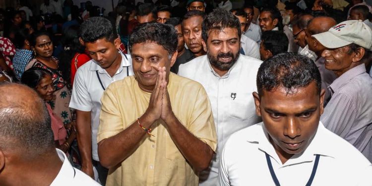 ප්‍රජාතන්ත්‍රවාදී ව්‍යුහය සම්පූර්ණයෙන්ම කඩා වැටීමේ අනතුරක් අත ළඟයි! සජිත් නැගෙනහිර ‌කොළඹදී තවත් හෙළිදරව්වක් කරයි! VIDEO & PHOTOS