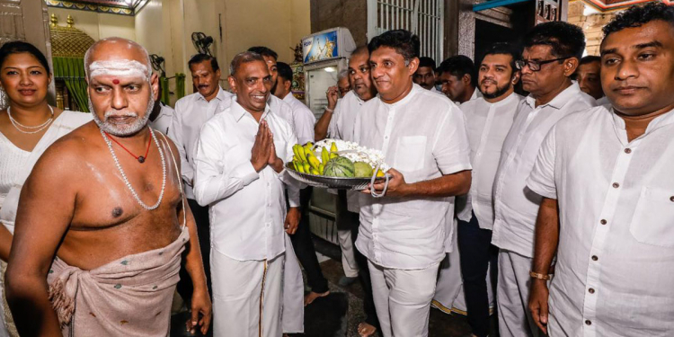 කටුකැලේ හින්දු කෝවිලේදී සජිත්ට ලැබුණු ආශිර්වාදය! (VIDEO / PHOTOS)