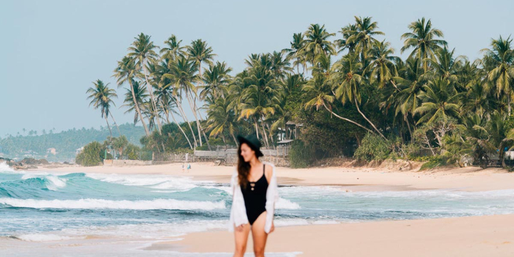 සුද්දො ඕනෙ කිය කියා මරලතෝනි දෙන ඇමැතිලායි නිලධාරි ටිකයි පොඩ්ඩක් ගියානම් හොඳයි උණවටුනට! ආපු සුද්දන්ටත් එපා වෙලා යන්න හදනවලු! VIDEO