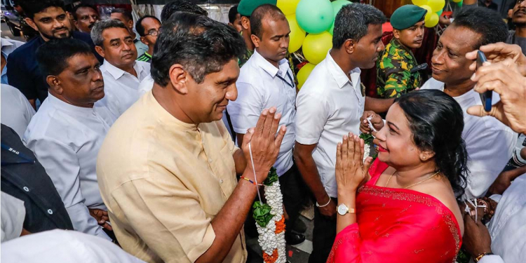 ඩීසල්-පෙට්රල්-ගෑස්-විදුලි බිල කිසිම හිතක් පපුවක් නැතිව 250%කින් නැග්ගුවා! ජනාධිපති හිතන්නේ ලක්ෂ 220ක ජනතාව ගැන නෙමෙයි! එතුමව පත්කරපු පොහොට්ටුවේ 134 ගැන විතරයි! සජිත් මාලිගාවත්තට! PHOTOS & VIDEO