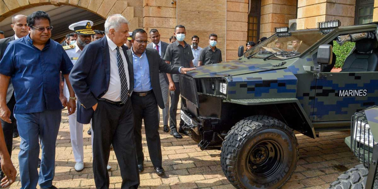 නාවික හමුදාවට අලුත් වාහන 3ක්! රනිලුත් ඇවිත් බලයි! PHOTOS