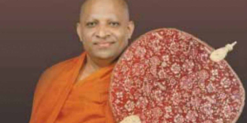 අලුත් ත්‍රස්ත පනත භයානක බවට මල්වතු මහනාහිමියන්ගෙන් ප්‍රකාශයක්! VIDEO