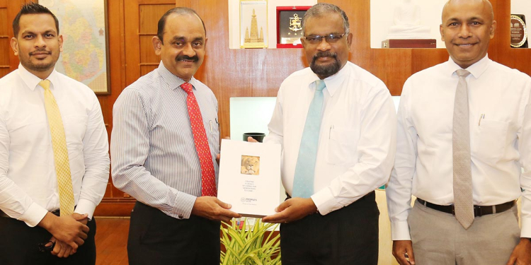 මහජන බැංකුවේ 2022 වාර්ෂික වාර්තාව භාණ්ඩාගාර ලේකම්තුමා වෙත පිළිගැන්වේ…