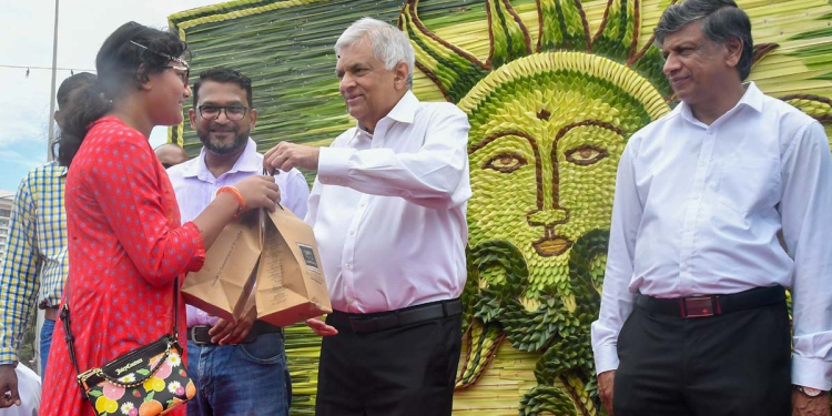 රනිලුයි බිරිඳ මෛත්‍රීයි ෂැංග්‍රිලා ග්‍රීන් පරිශ්‍රයේ අවුරුදු උත්සවයට එක්වෙයි! තානාපතිවරුත් තරගවලට ඇවිත්! PHOTOS
