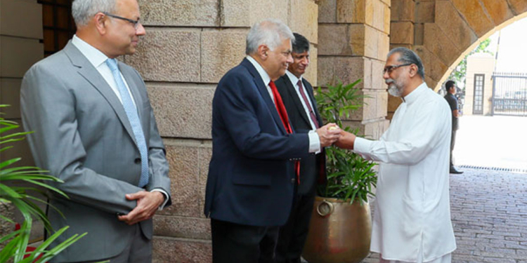 විදුර රනිල්ට දීපු අවුරුදු නැකැත් සීට්ටුව මෙන්න!