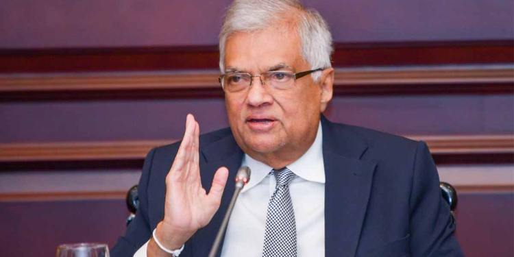 සතියක් කල් දෙයි! කම්කරු නීති කතා කර වැඩක් නෑ! රනිල් අධ්‍යාපනය අත්‍යවශ්‍ය සේවයක් කරන්න සූදානම් වෙයි! PHOTOS
