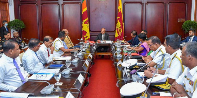ත්රිවිධ හමුදාවේ සහ පොලිසියේ බදවා ගැනීම් ගැන සාගල ආරක්ෂක අංශ ප්රධානීන් සමග සාකච්ඡා කරයි! PHOTOS
