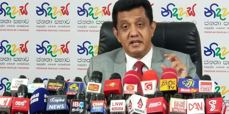 ඉතාම පැහැදිලියි ආර්ථිකය යන්නේ විශාල අර්බූදයකට! රනිල් ආර්ථිකය ගොඩගන්න කිසි දෙයක් කළේ නෑ! පොහොට්ටුවේ මෙලෝ දෙයක් නොදන්න මන්ත්‍රීවරු රනිල්ට අප්පුඩි ගහනවා! රනිල් පුම්බන මේ බොරුවේ හුළං අපි ළඟදීම බස්සනවා! VIDEO