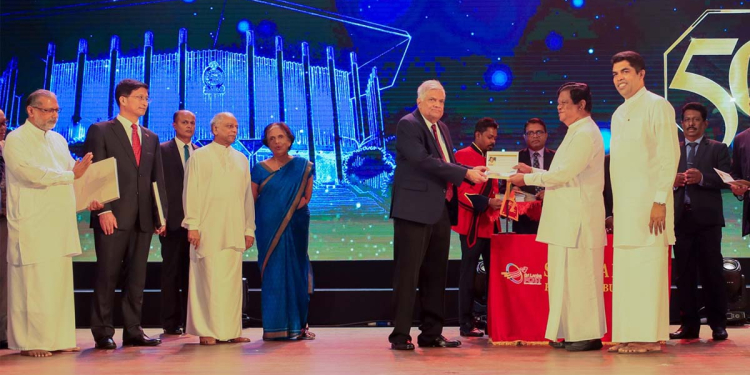 ආසියාවේ සමගියට කිසිම හානියක් වන දෙයකට ලංකාව අනුබල දෙන්නේ නෑ! චීන තානාපති ළඟ තියාගෙන රනිල් කියයි! PHOTOS