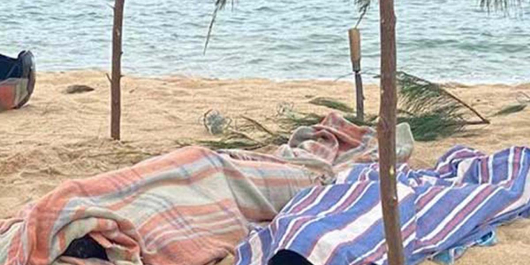 මොන අපරාධයක්ද? නාන්න ගිය ඉස්කෝලෙ කොල්ලො දෙන්නෙක් මුහුදේ ගිලී මියයයි! කොච්චර කිව්වත් ළමයි අහන්නෙත් නෑ! දෙමව්පියො බලන්නෙත් නෑ!