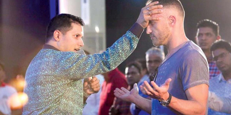 දේවගැති ජෙරොම් බුදුන් වහන්සේට අපහාස වන ප්‍රකාශයක් කළාද? භික්ෂු පෙරමුණ රහස් පොලිසියට යයි! ගම්මන්පිලගෙනුත් පැමිණිල්ලක්! වහාම වාර්තාවක් දෙන ලෙසට සාගලට ජනපතිගෙන් නියෝගයක්!