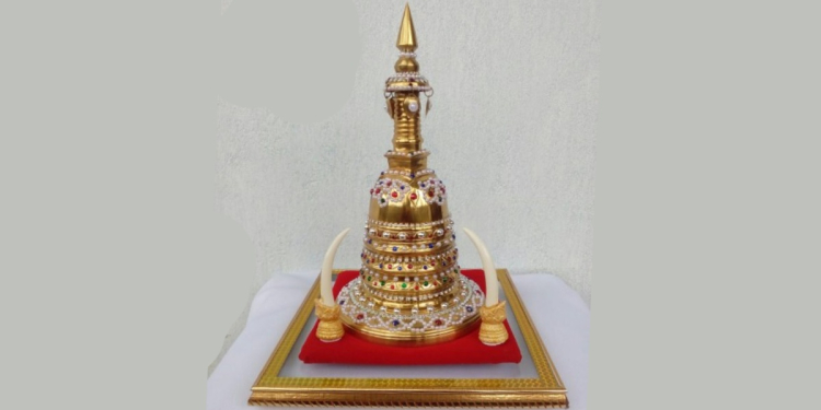කල්දෙමුල්ල පන්සලේ රන් කරඬුව උස්සලා උණුකරලා I Sri Lanka Latest News