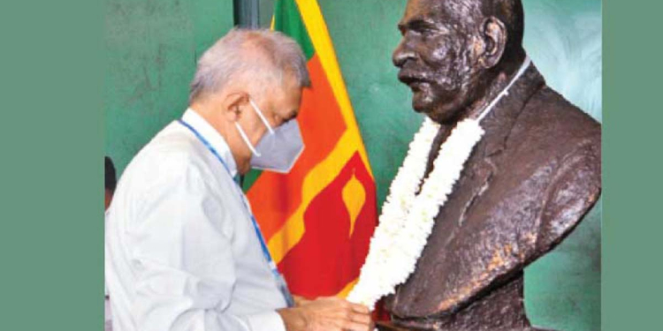ජාතියේ පියා ඩී.එස්.නේ! මෙන්න අලුත්ම යෝජනාවක්! ජාතියේ නායකයා ලෙස රනිල් පත්කර ගන්න! VIDEO