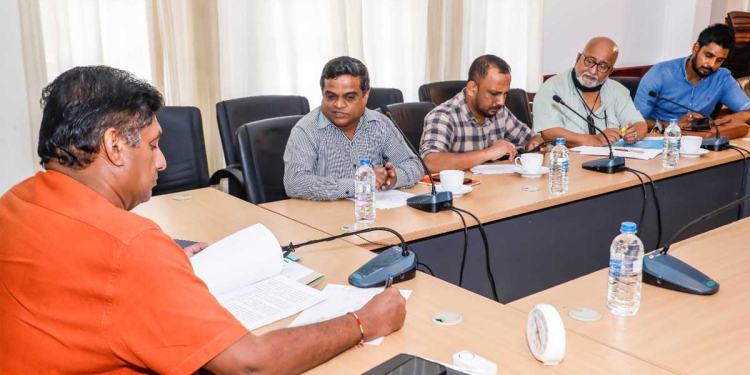 සරසවි ගැටලු ගැන-වෘත්තිකයන් රට හැර යාම ගැන-උපයන විට බද්ද ගැන ආචාර්ය සංගමය විපක්ෂනායක සජිත් හමුවී කතා කරයි! VIDEO & PHOTOS I Sri Lanka Latest News