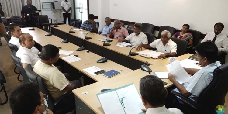 ප්‍රශ්න ගොඩක් අරන් වෘත්තීය සමිති නායකයන් විපක්ෂනායකතුමා හමුවෙයි! සජිත් ප්‍රශ්න විසඳන හැටි එකින් එක කියලා දෙයි! VIDEO I Breaking News