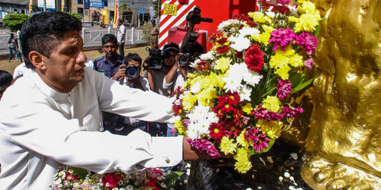 රණසිංහ ප්‍රේමදාසයන් අද ජීවත්ව සිටියා නම් මේ වගේ දුකක් ජනතාවට විඳින්න සිද්ධ වෙන්නේ නෑ! පියාගේ 30 වැනි ගුණසමරුවේදී සජිත් සංවේදී කතාවක් කරයි! VIDEO & PHOTOS