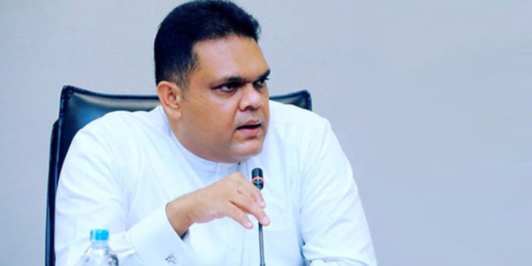 අලුත් ඇමැති කෙනෙක් අද උදේ දිවුරුම් දීලා!
