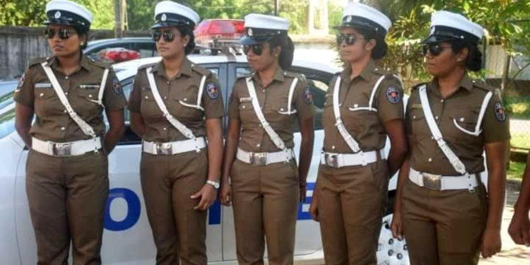 පොළොන්නරුවේ රථ වාහන පරීක්ෂාවට පොලිස් කාන්තාවෝ I Sri Lanka Latest News