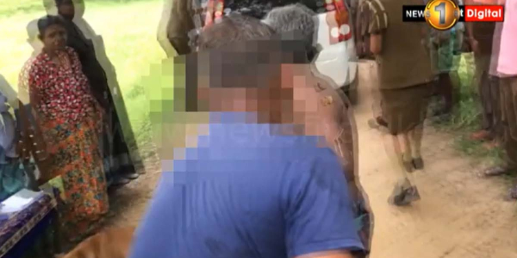 රෑ අතුරුදන් වෙච්ච ආච්චිගේ සිරුර උදේ වැවෙන් හමුවෙලා! පොලිසියටත් කියලා! මල්ශාලාවටත් කියලා! ගෙදර හට් මඩු හිටන් ගහලා! මරණ පරීක්ෂණය කරන්න ලෑස්ති වෙද්දී ආච්චිට හදිසියේම පණ ඇවිත්! කටුපොත අමුතු සිද්ධියක්! VIDEO I Sri Lanka Latest News