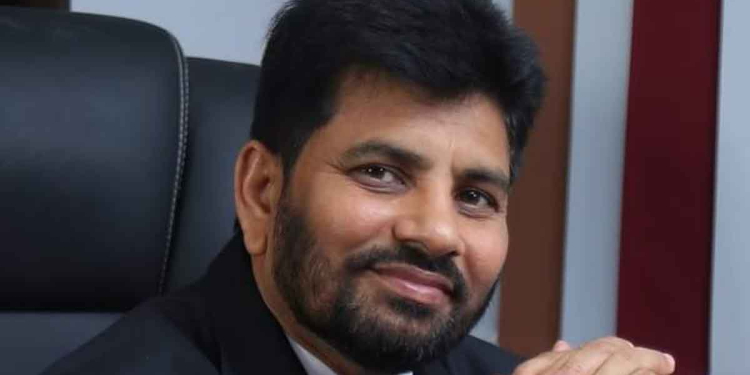 ආණ්ඩුවේ මන්ත්‍රී අලි සබ්‍රි රහීම් රත්තරන් කිලෝ තුනහමාරක් එක්ක කටුනායකදී අල්ලයි! I Sri Lanka Latest News