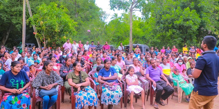 පොහොට්ටු බලමණ්ඩල පිහිටුවන්න නාමල් අවිස්සාවේල්ලේ යද්දී චානක අම්බලන්තොට ගිහින්! PHOTOS