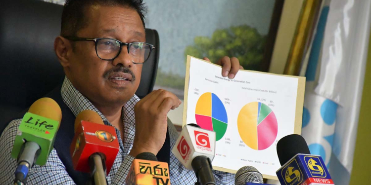 කොමිසමේ සභාපති ජනක ජනතාවගේ පැත්තේ සිට යළි විදුලිබල මණ්ඩලයට චැලෙන්ජ් කරයි! බොරු කියලා 66%කින් වැඩි කළා! 3%ක මිල අඩුකිරීමේ යෝජනාව පිළිගන්න බෑ! දැන් 27%කින් විදුලි බිල අඩු කරන්න! අඩු කරන විදිහත් කියලා දෙයි! I Sri Lanka Latest News