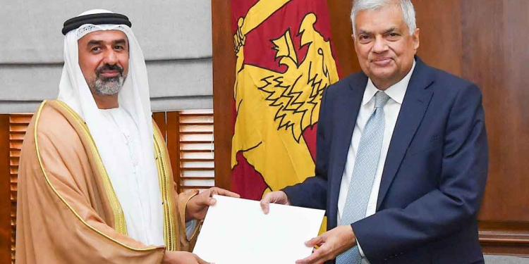 සිංගප්පූරු ජපන් ගිහින් එන රනිල්ට අරාබි එමීර් රාජ්යයට එන්න ආරාධනාවක්! I Sri Lanka Latest News