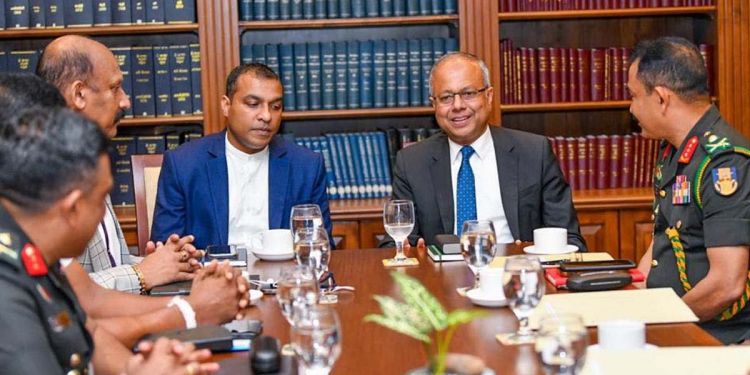 19 වැනි දා රනිල්ගේ ප්රධානත්වයෙන් රණවිරු උපහාර උළෙලක්! උත්සව සංවිධානයට සාගල සාකච්ඡා අරඹයි! PHOTOS